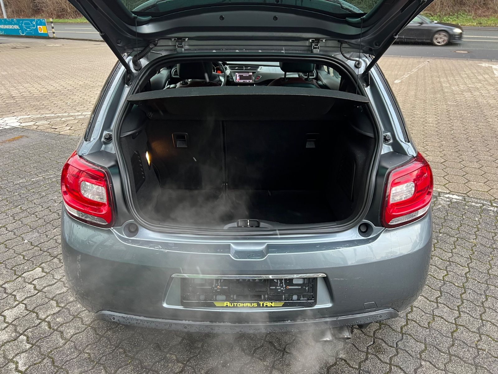 Fahrzeugabbildung Citroën DS3 SportChic *BI-COLOUR* Citroen Racing Sport *