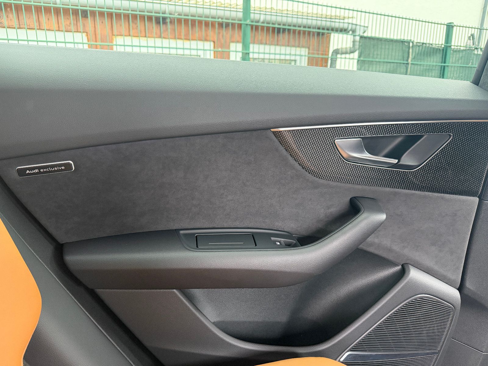 Fahrzeugabbildung Audi SQ8 4.0 TFSI quattro/EXCLUSIVE/ALCANTARA/BLACK