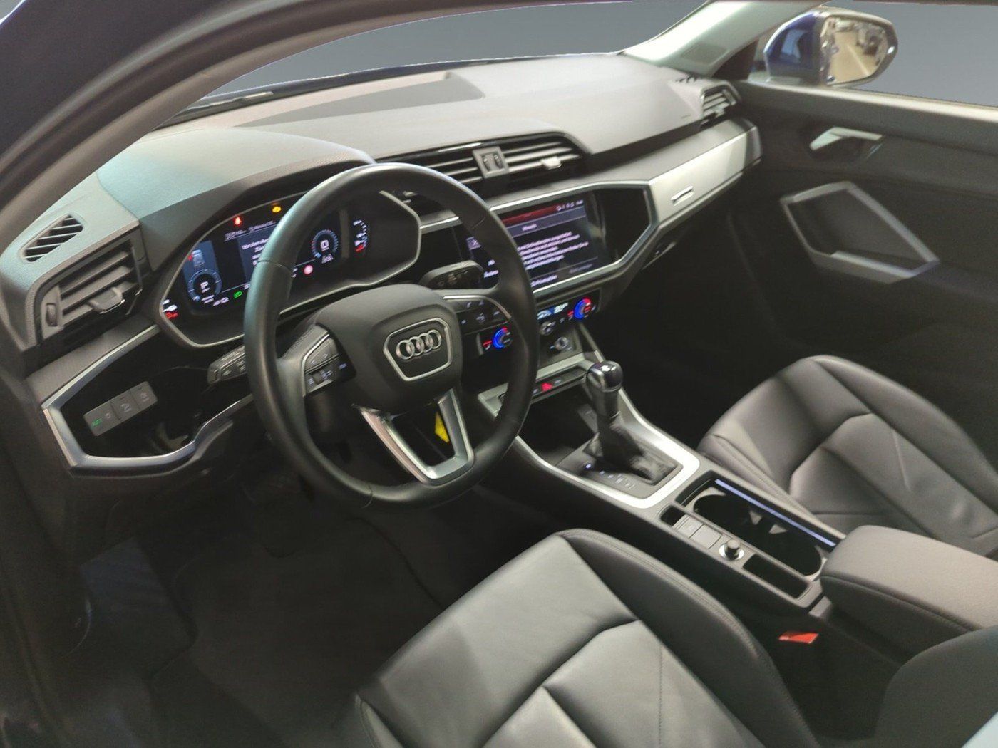 Audi Q3 45 TFSIe S-tronic S line LED NAVI PANO KLIMA foto 13