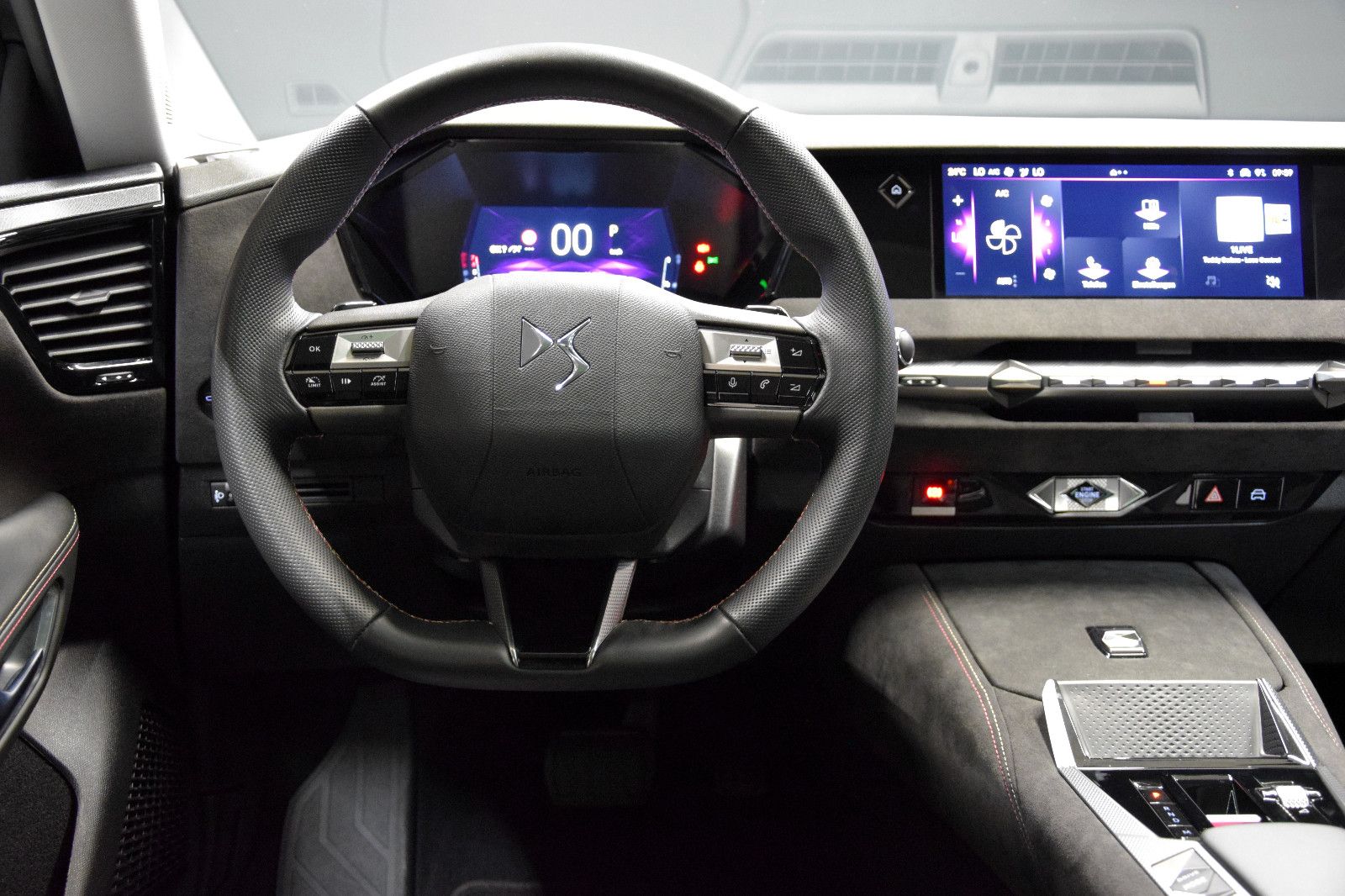Fahrzeugabbildung DS Automobiles DS4 Performance Line Pano Sitzheizung