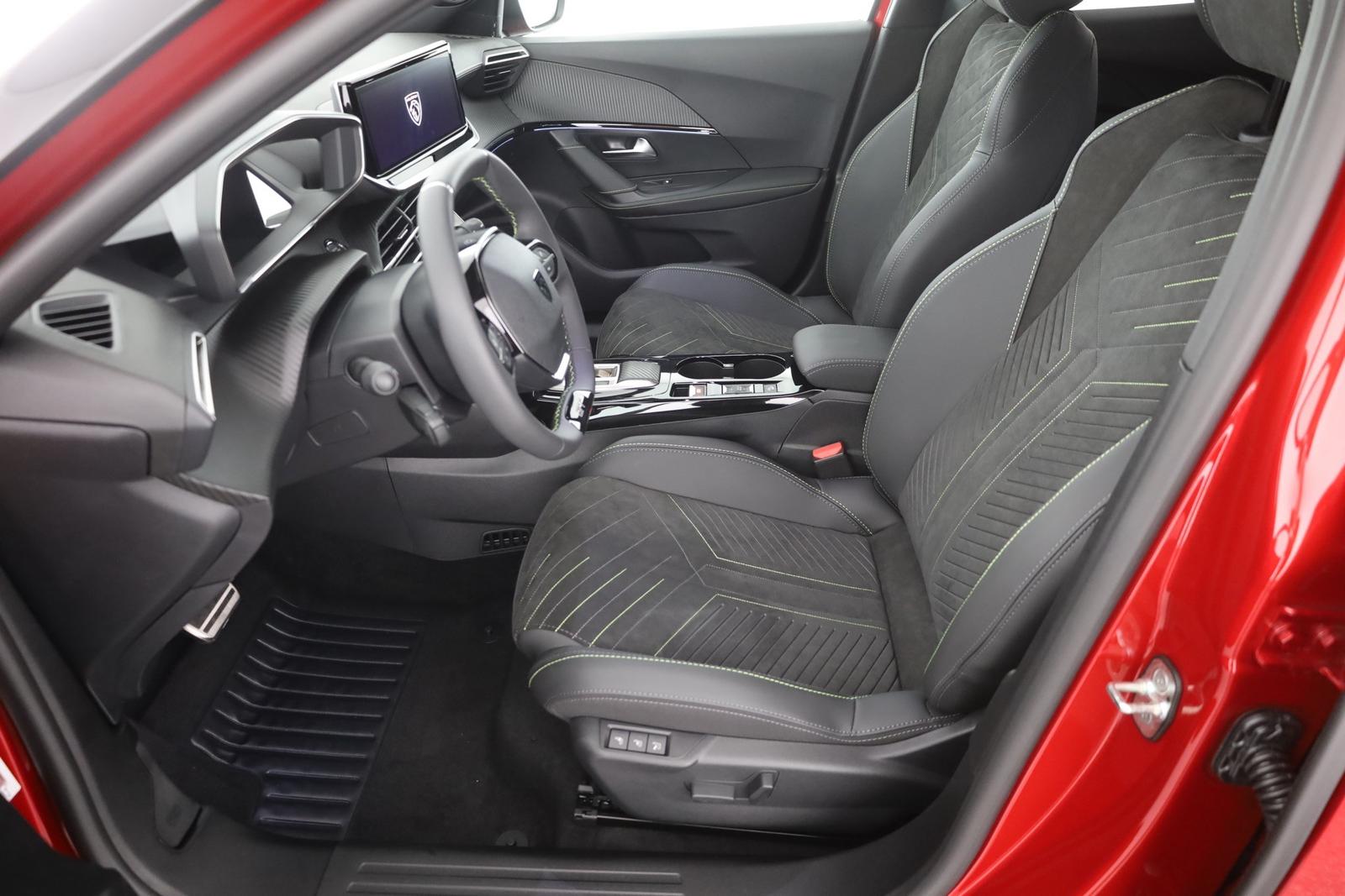 Peugeot 2008 GT 1.2 Hybrid 145 Aut. LED ACC Navi