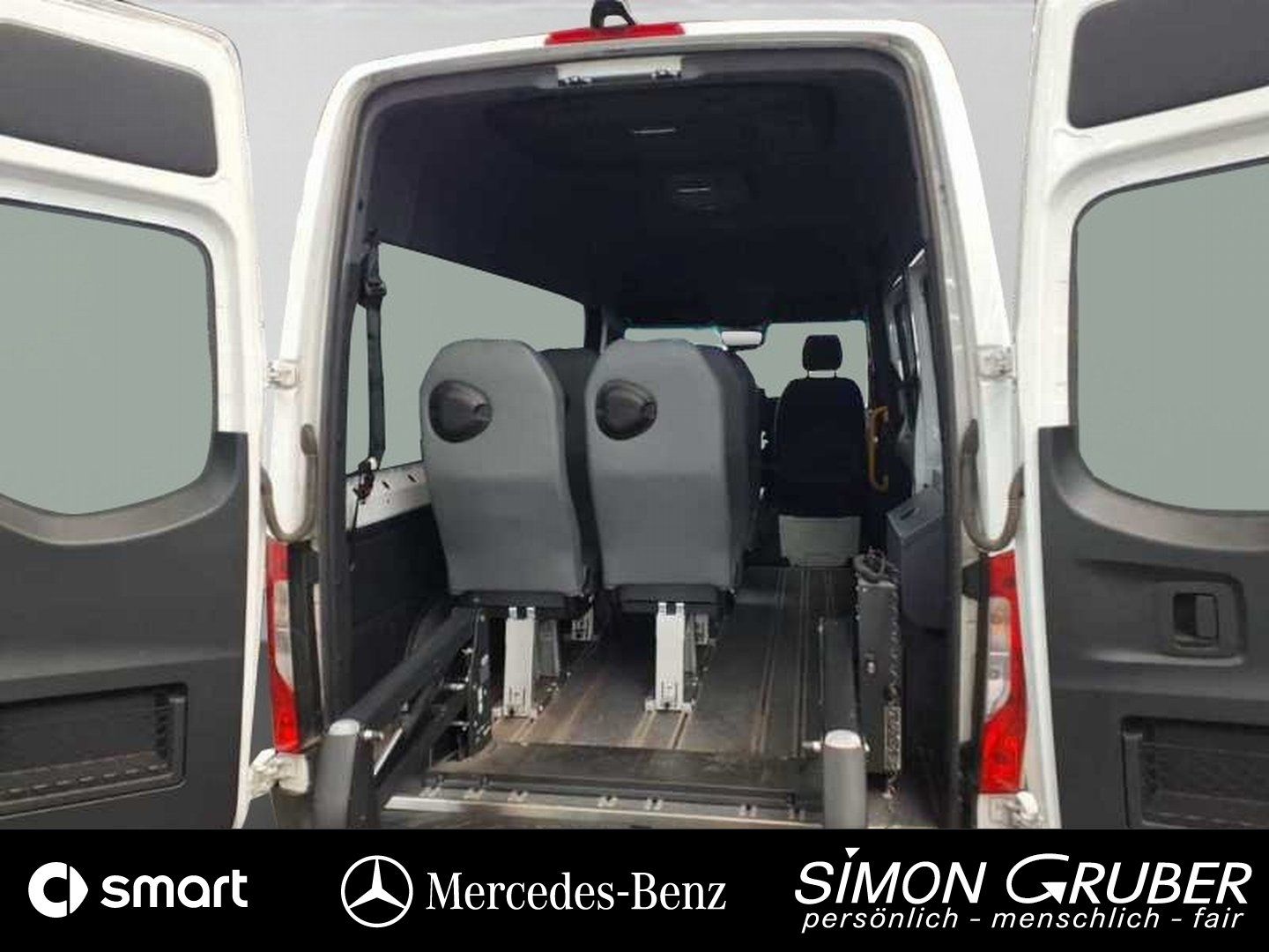 Fahrzeugabbildung Mercedes-Benz 317 Tourer L2H2 Standard 8Sitzer Rollstuhl Lift