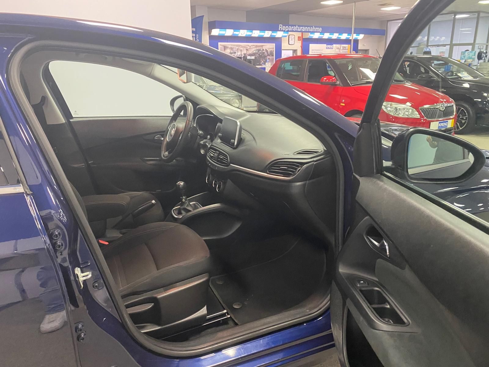 Fahrzeugabbildung Fiat Tipo 1.4 16V Turbo Lounge APP+KLIMA+PDC+NAVI+SIT
