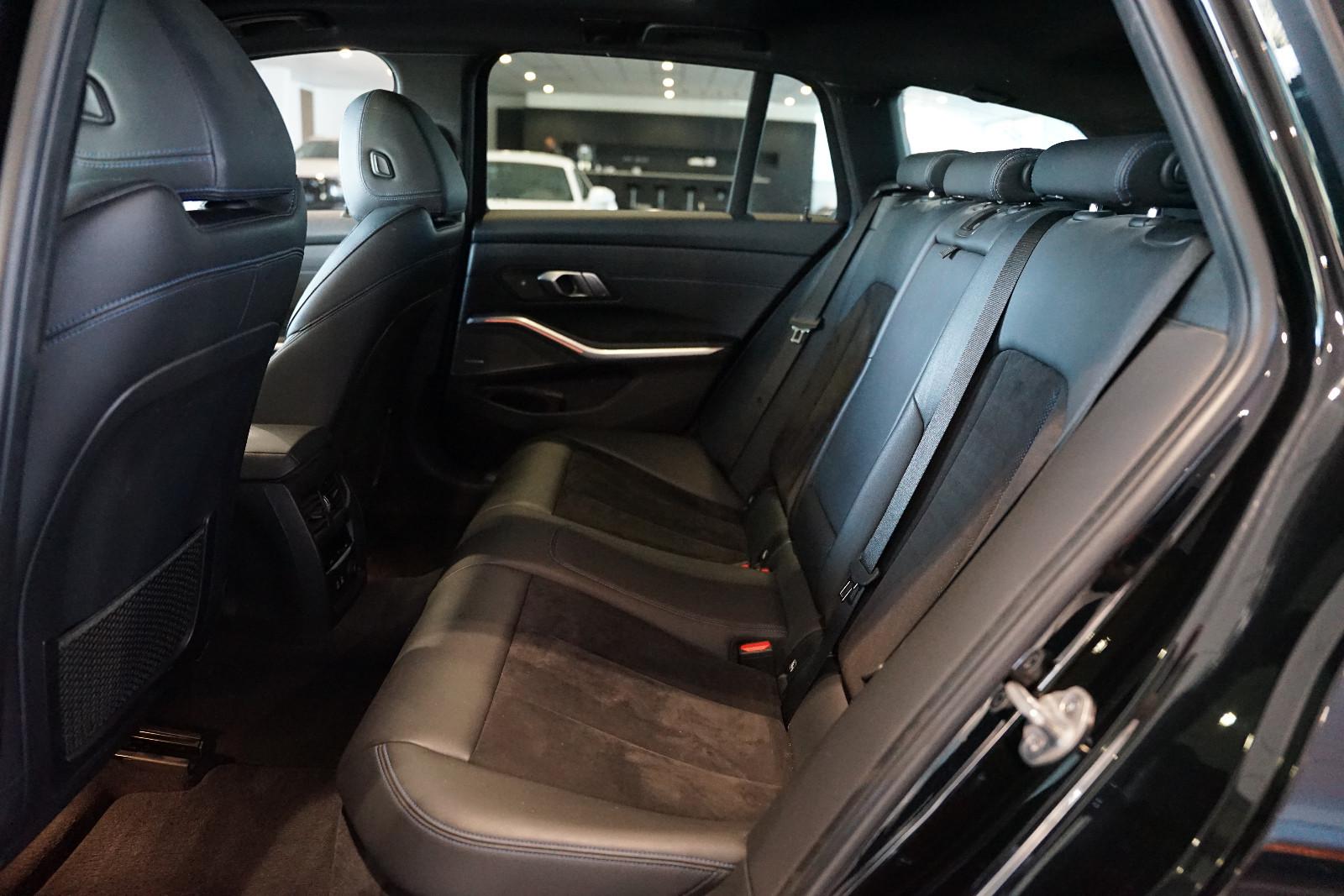BMW M340i Touring xDrive | Laser | Pano | HuD | 19
