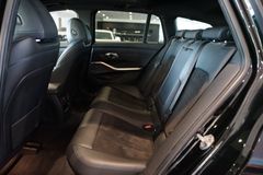 BMW M340i Touring xDrive | Laser | Pano | HuD | 19 BMW M340i Touring xDrive | Laser | Pano | HuD | 19
