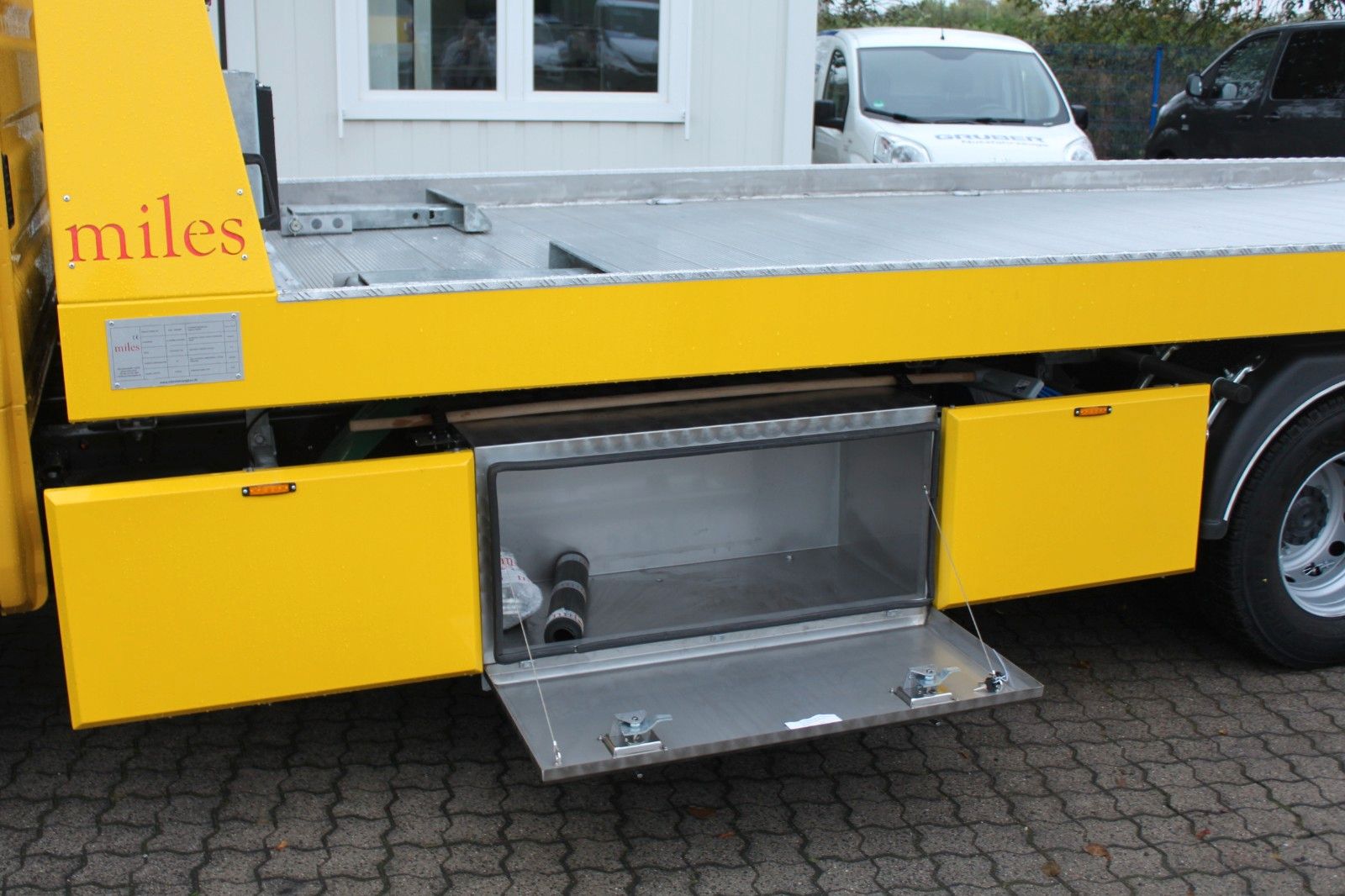 Fahrzeugabbildung Iveco Daily 70 C 18H D Schiebeplateau