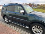 Mitsubishi Pajero 3,2 DI-D 4WD Instyle Automatik Instyle - Mitsubishi Pajero: 3.2