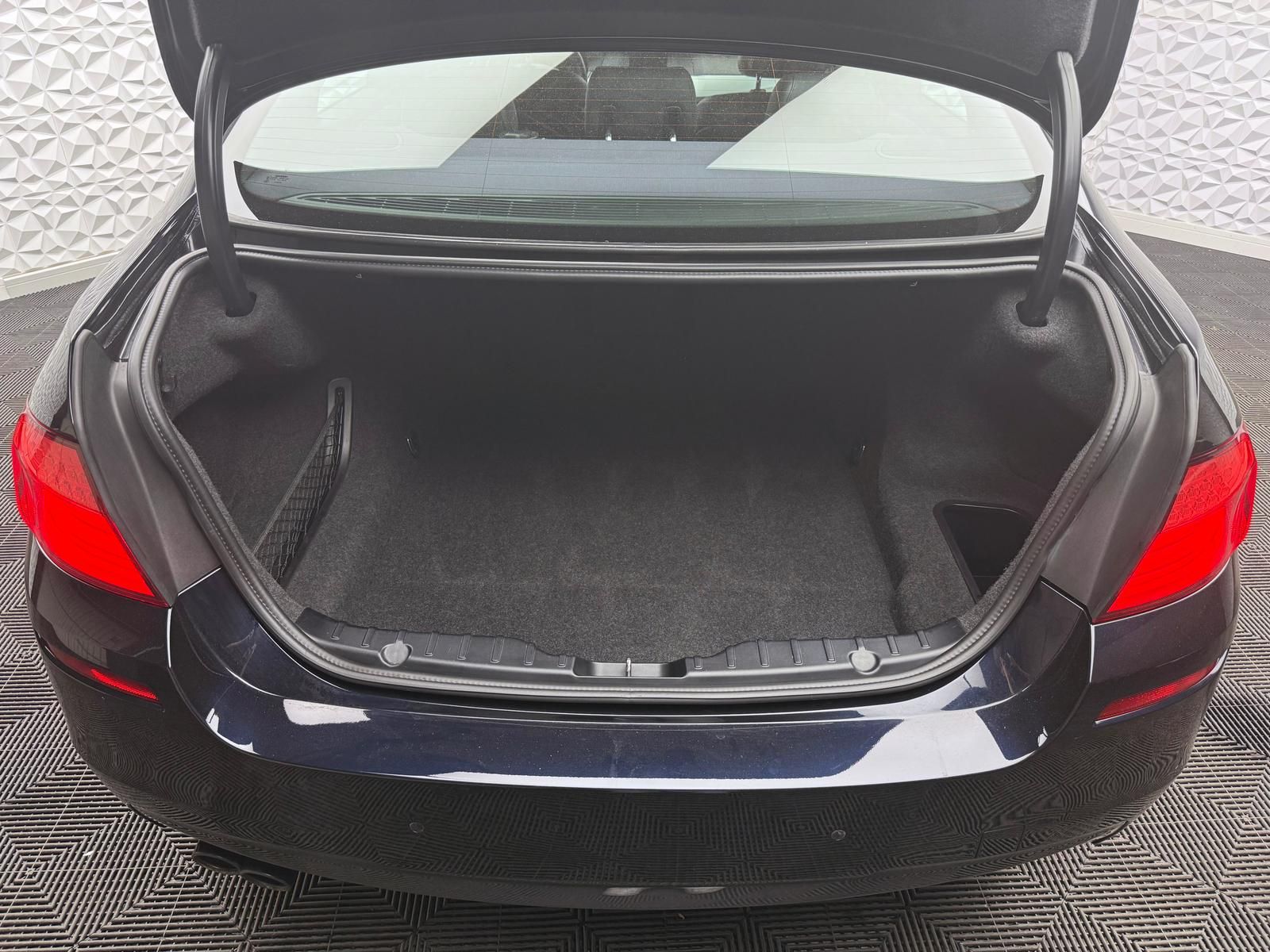 Fahrzeugabbildung BMW d M-PAKET/AUTOMATIK/SHADDOW/LED/AMBIENTE/PDC/NAV