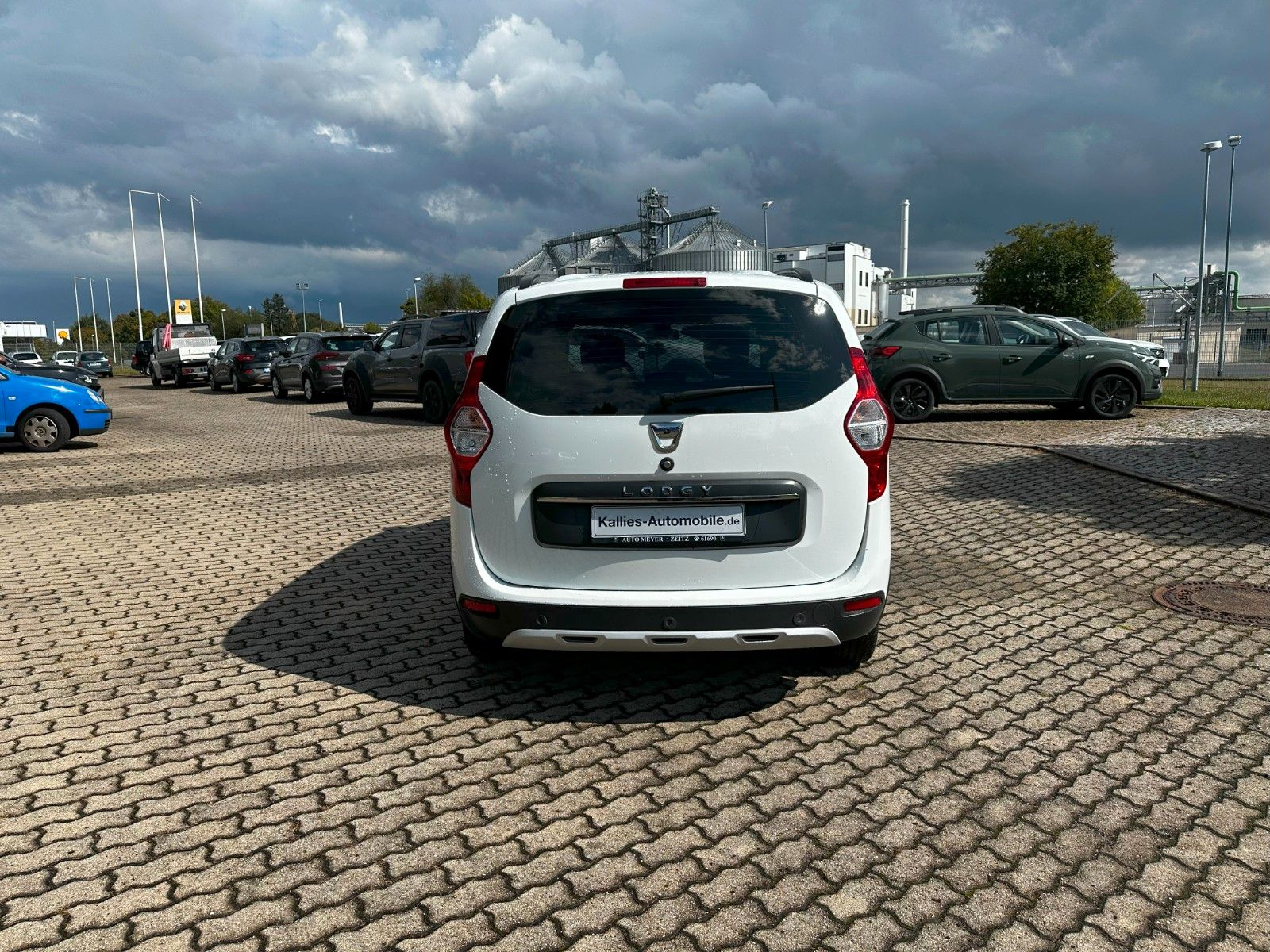 Fahrzeugabbildung Dacia Lodgy Stepway Plus