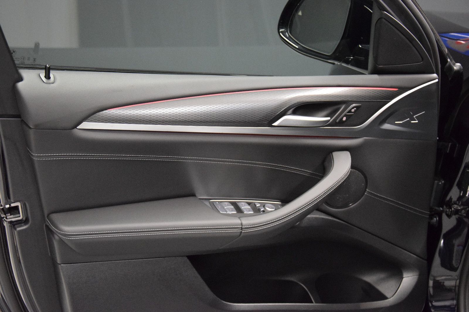 Fahrzeugabbildung BMW X4 xDrive 30 i M Sport ACC Pano Leder Laser ACC