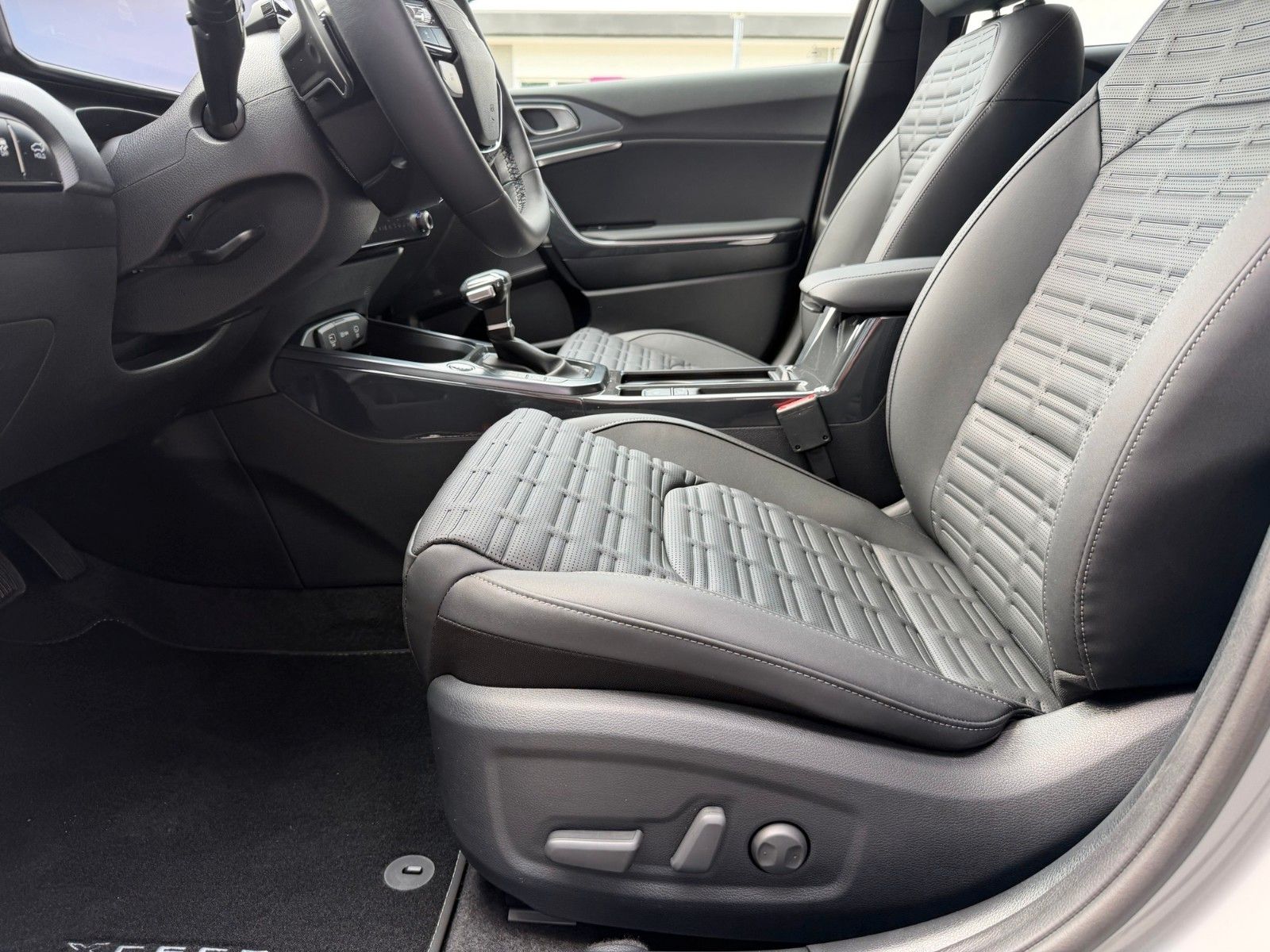 Fahrzeugabbildung Kia XCeed 1.6T 180 DCT SPIRIT SD SITZ ADV