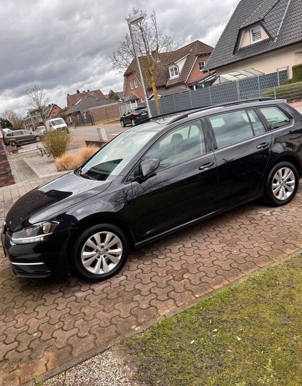 Image of Volkswagen Golf