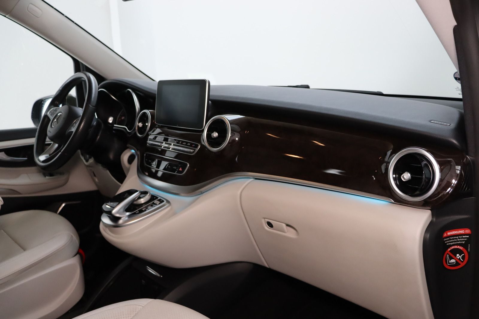 Fahrzeugabbildung Mercedes-Benz V 250 d 4matic Avantgarde * lang * 360 * ILS