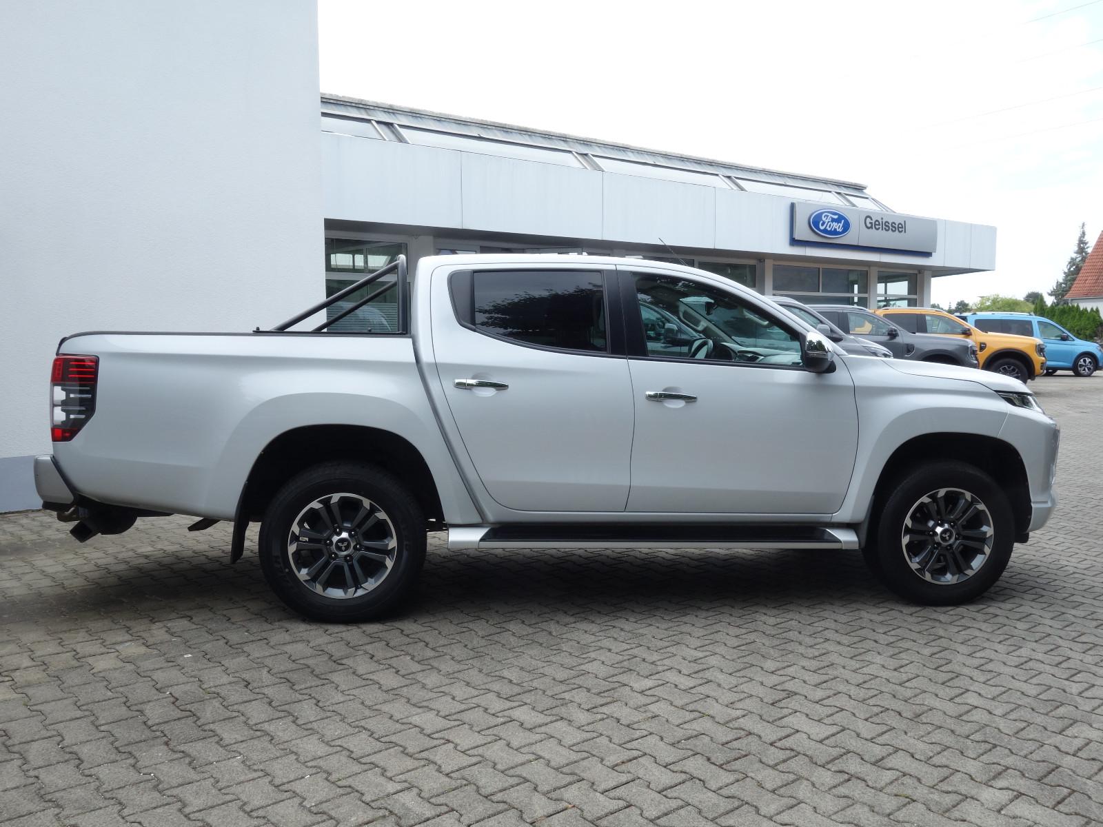 Mitsubishi L200 Intro Edition Doka 4WD Autom KLIMA AHK NAVI
