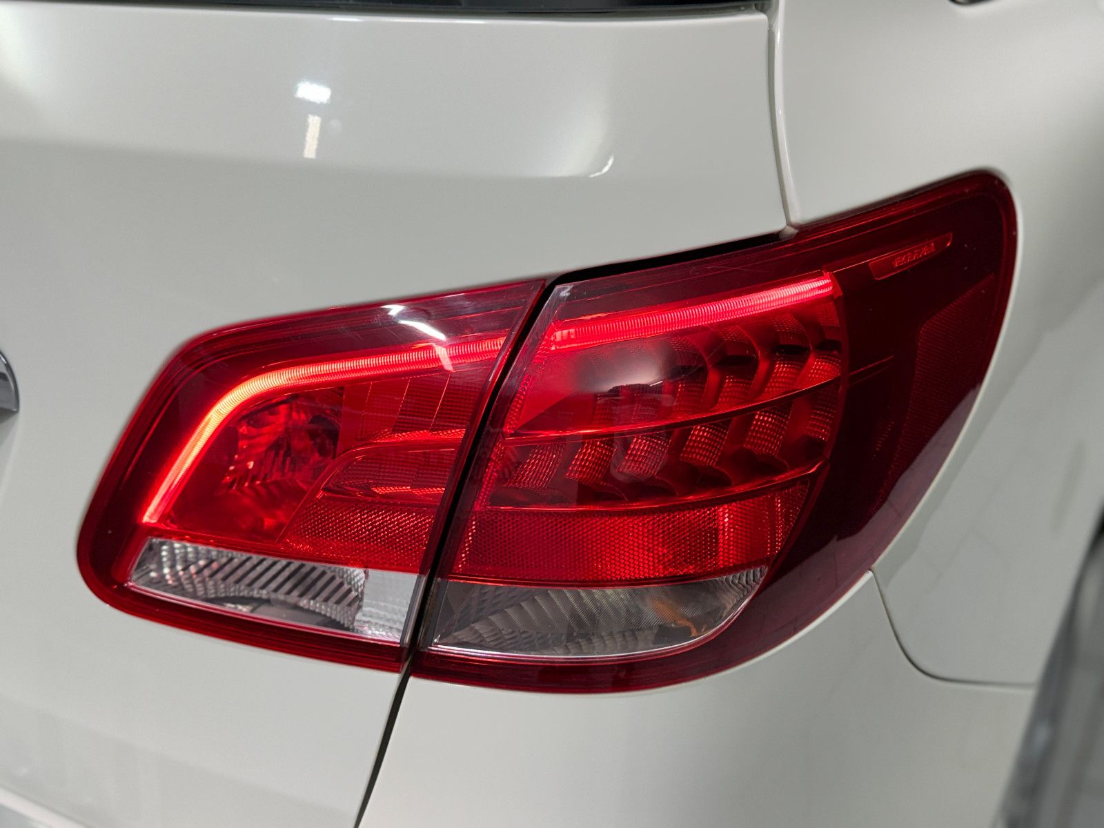Fahrzeugabbildung Mercedes-Benz B 220 CDI |AUTOMATIK|NAVI|RF-CAM|LEDER