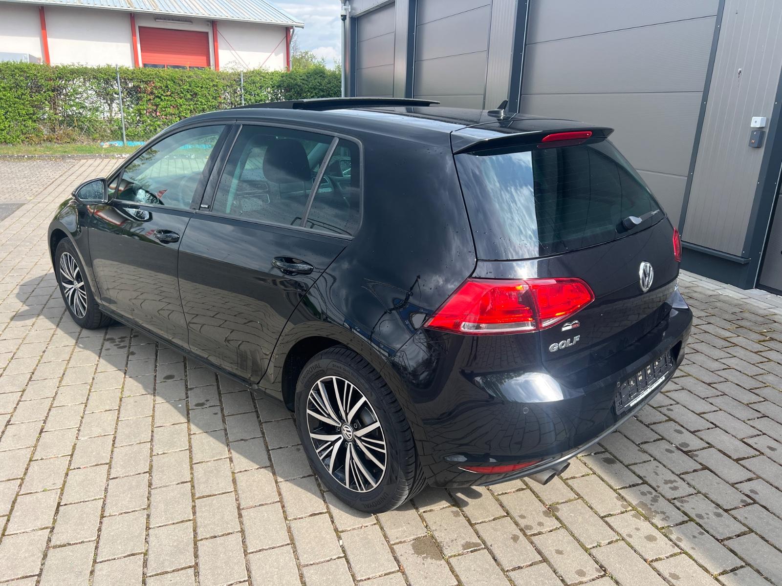 Volkswagen Golf VII BMT Allstar PDC Klimaaut NAVI Panoramad