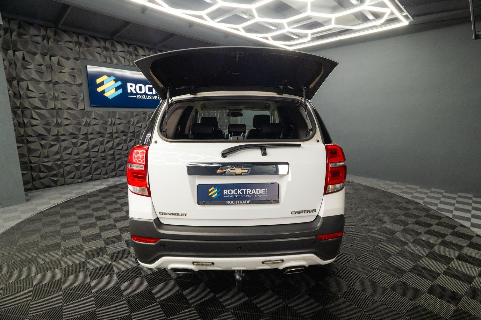 Fahrzeugabbildung Chevrolet Captiva 2.2 D LT+ 2WD Sport | 7 Sitze | 19 Zoll