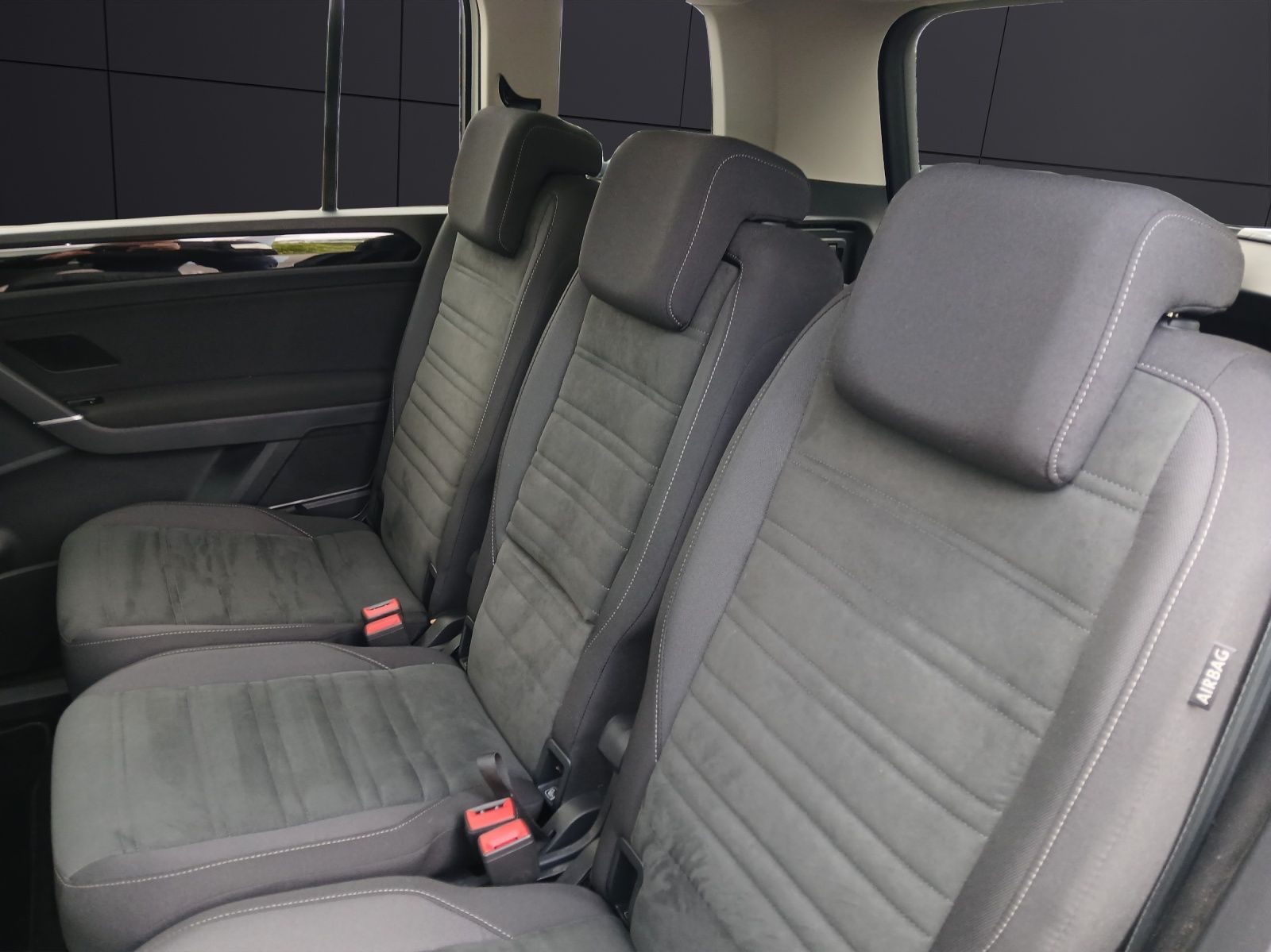 Fahrzeugabbildung Volkswagen Touran 2.0 TDI Highline DSG AHK Pano Kamera