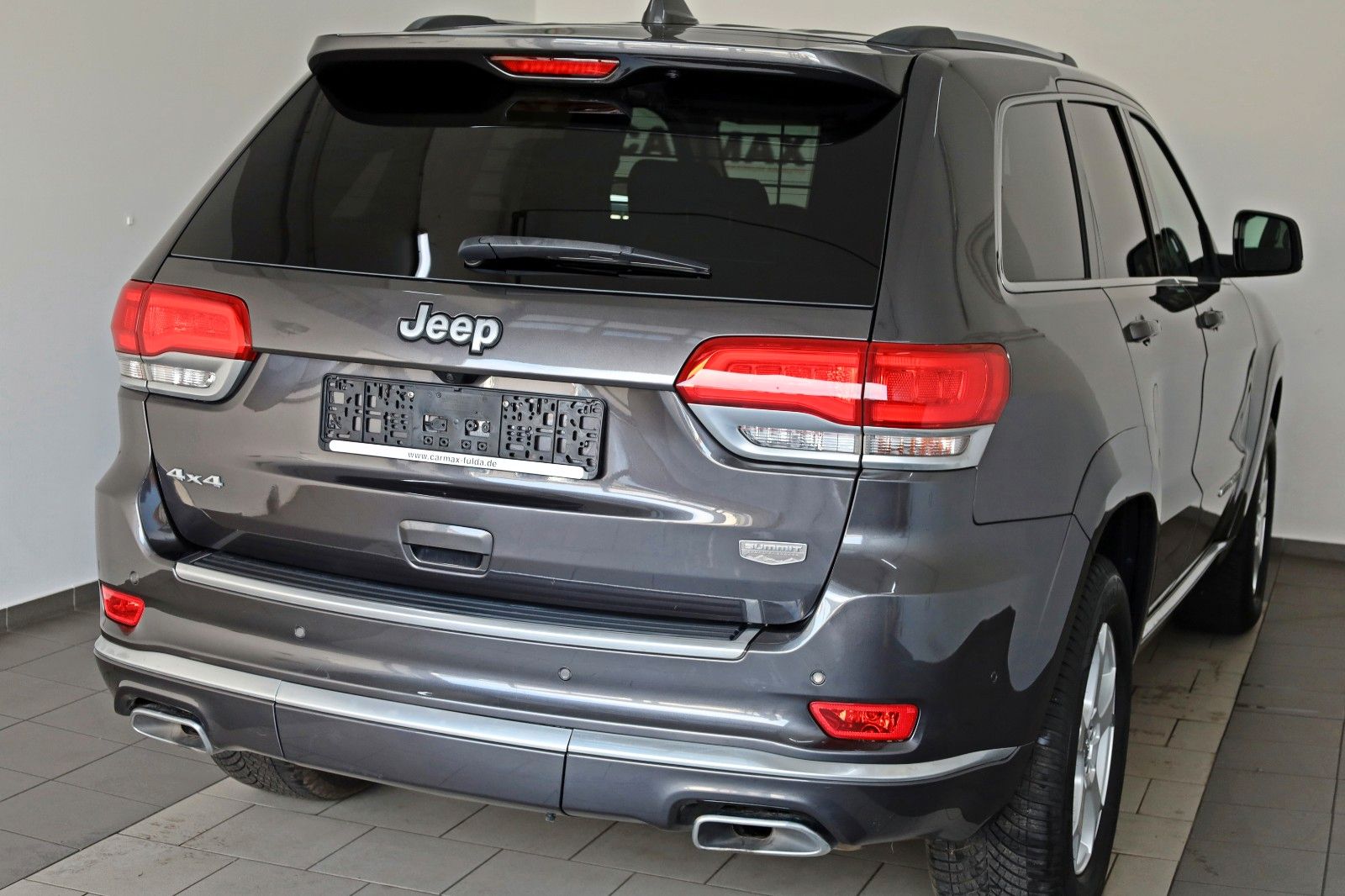Fahrzeugabbildung Jeep Grand Cherokee 3.0CRD Summit Leder,Navi,Panorama