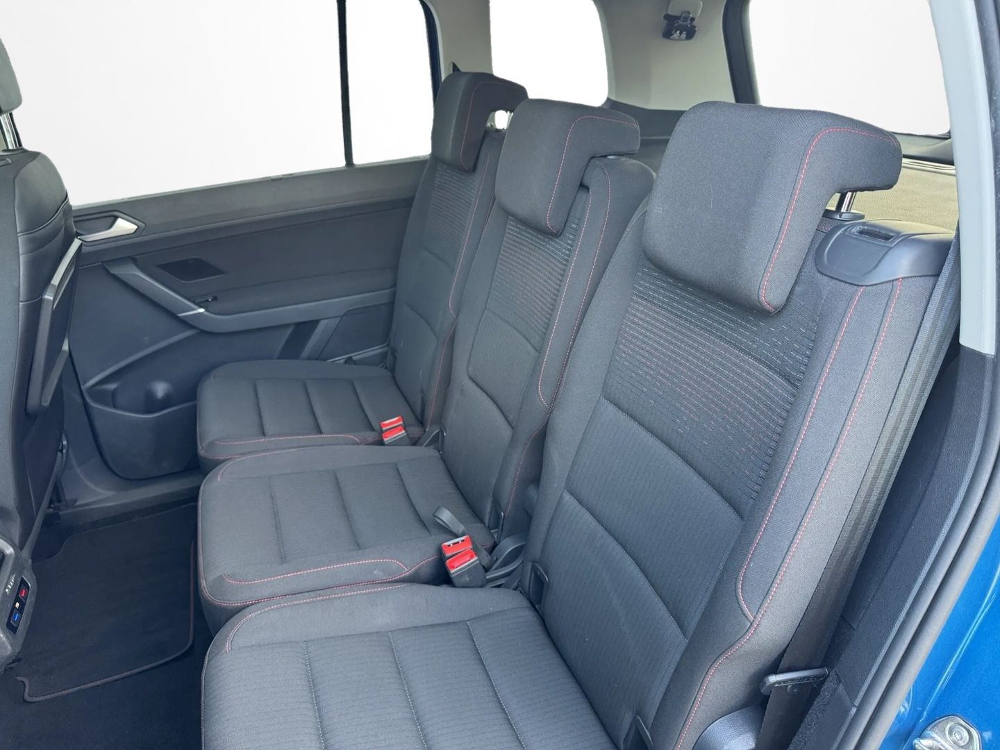 Touran 1.6 TDI "SOUND" *LED*NAVI*PANO*7SITZE*
