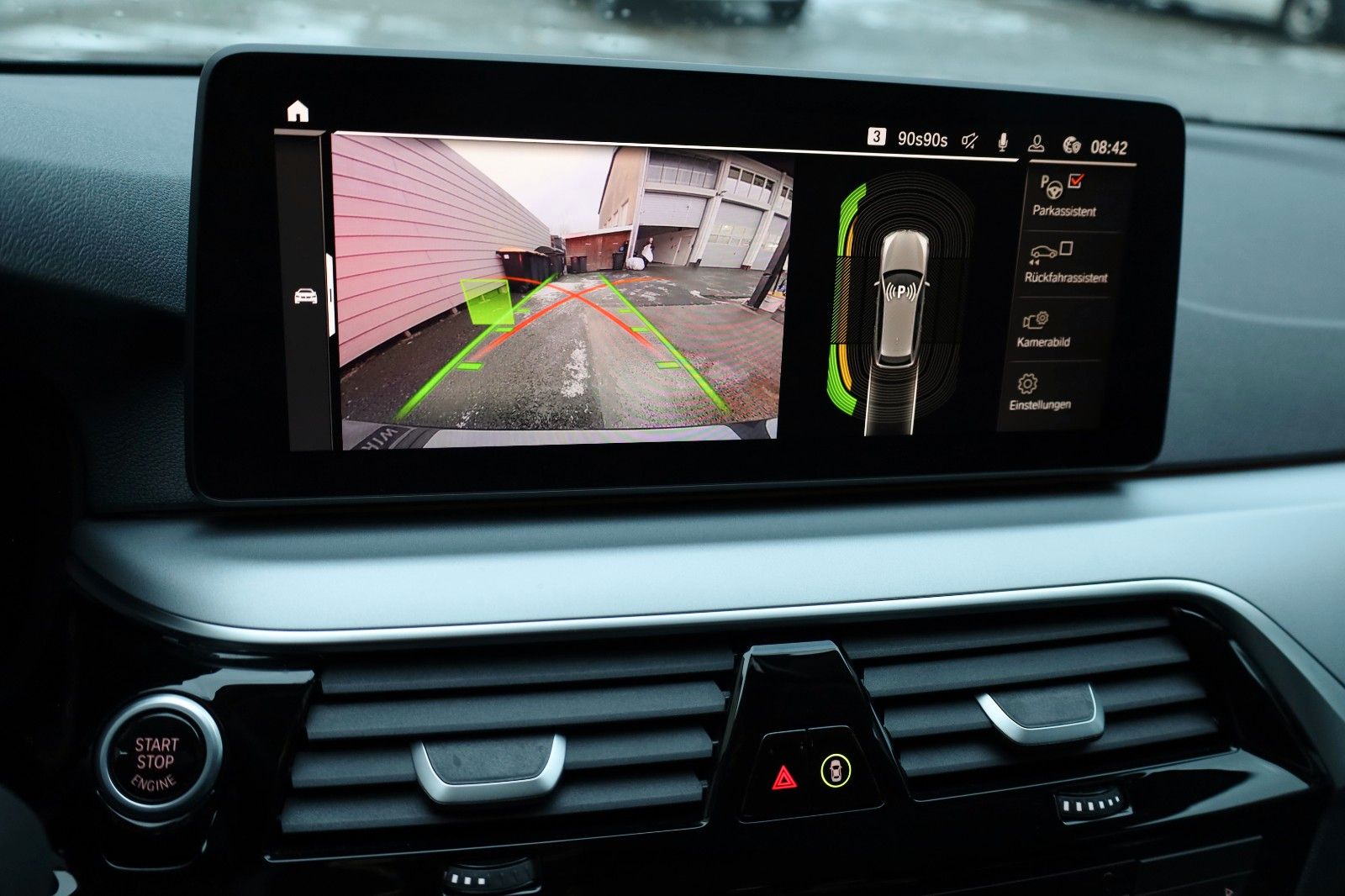 Fahrzeugabbildung BMW 530dA xDrive Touring Leder,Navi,Laser,HeadUp,SH