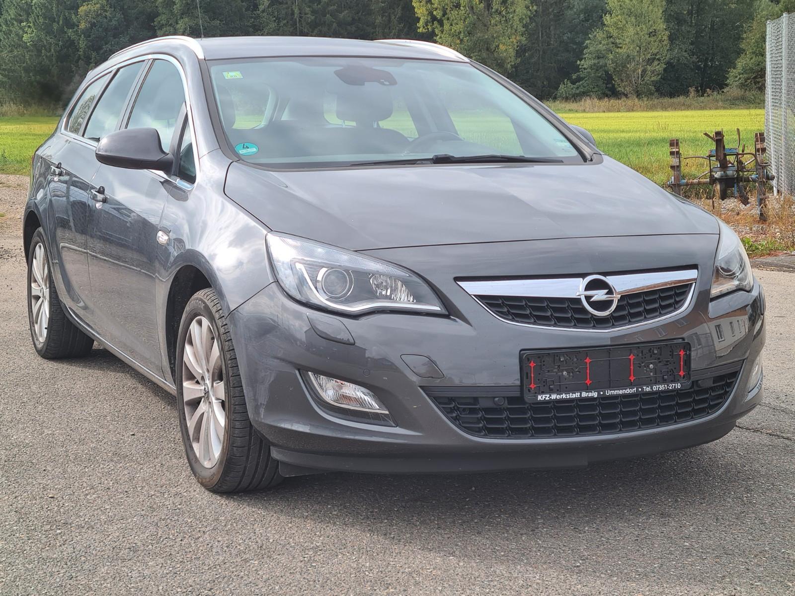 Opel Astra 2011 — photo 5