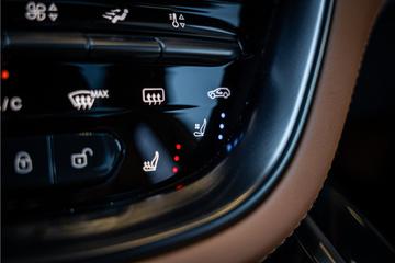 صورة مصغرة 21 لـ 2021 Aston Martin DBX