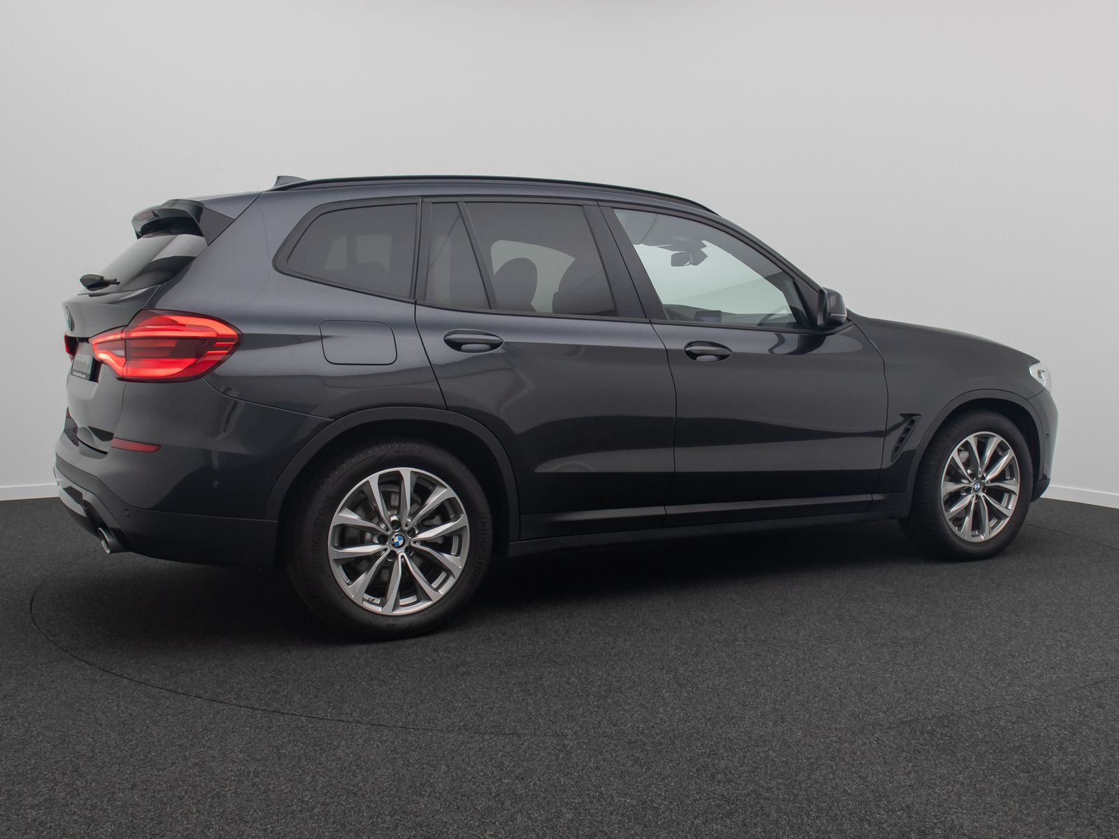 Fahrzeugabbildung BMW X3 xD20d Kamera HUD HiFi AHK Komfort Sport 19"
