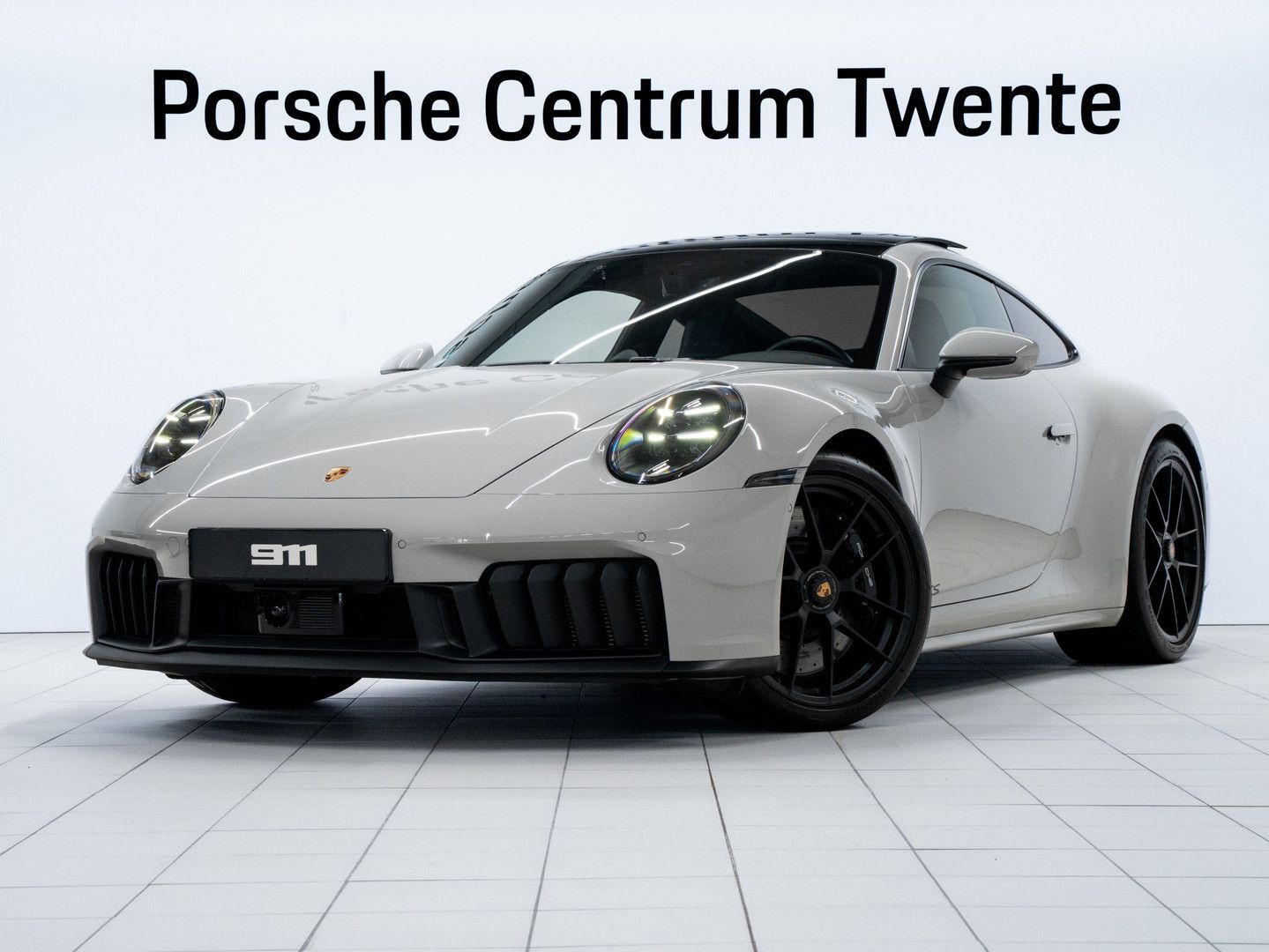 PORSCHE 992 Carrera 4 GTS