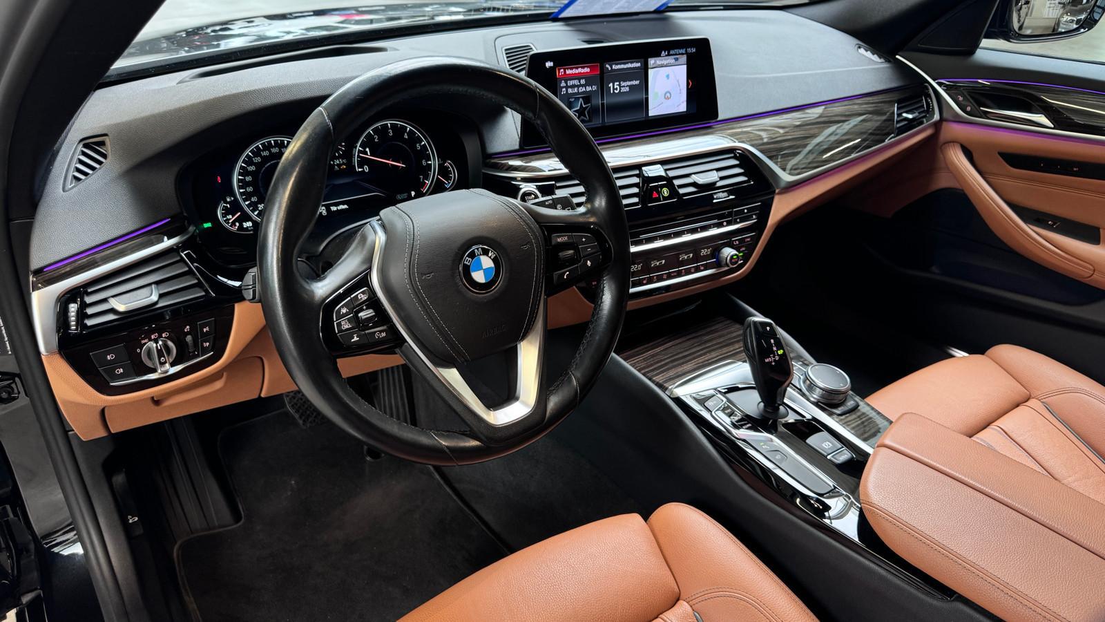BMW 530i xDrive Touring Aut/SPORT LINE/PANORAMA/KAME