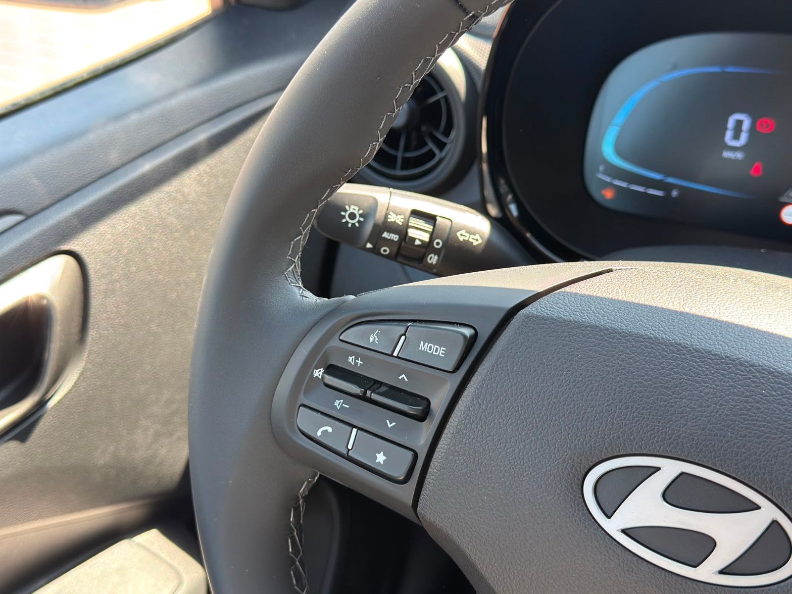 Fahrzeugabbildung Hyundai i10 1.0 Select *Navi*Klima*CarPlay*RFKamera*PDC*