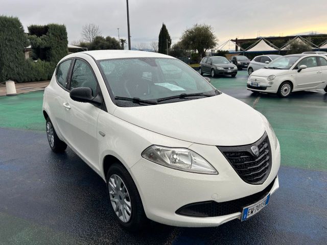 Lancia Ypsilon 0.9 TwinAir 85 CV 5 porte Metano 