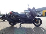 Yamaha X-MAX 400 mit ABS incl. Anlieferung - YAMAHA SCHWARZ ROLLER