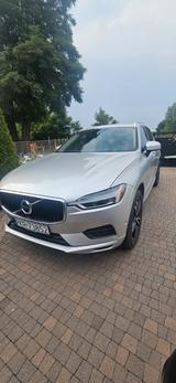 Volvo XC60 T6 AWD Momentum Geartronic Momentum - silberne Volvo XC60