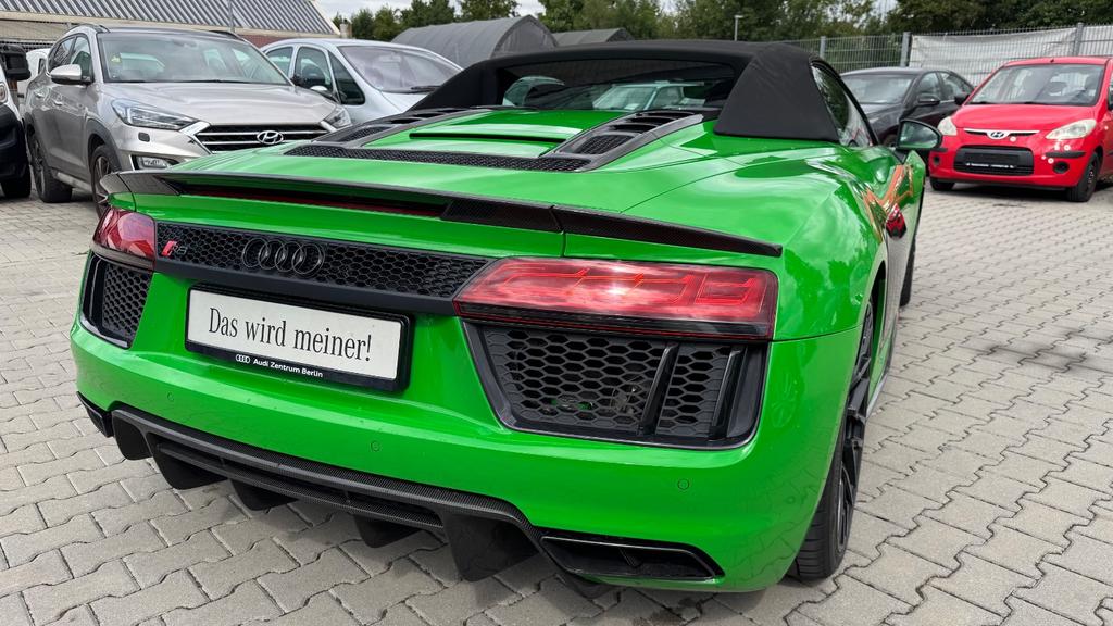 Audi R8