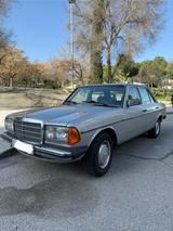 Mercedes-Benz W123, 300D, 1983, in very good condition - Mercedes-Benz 300: D W123