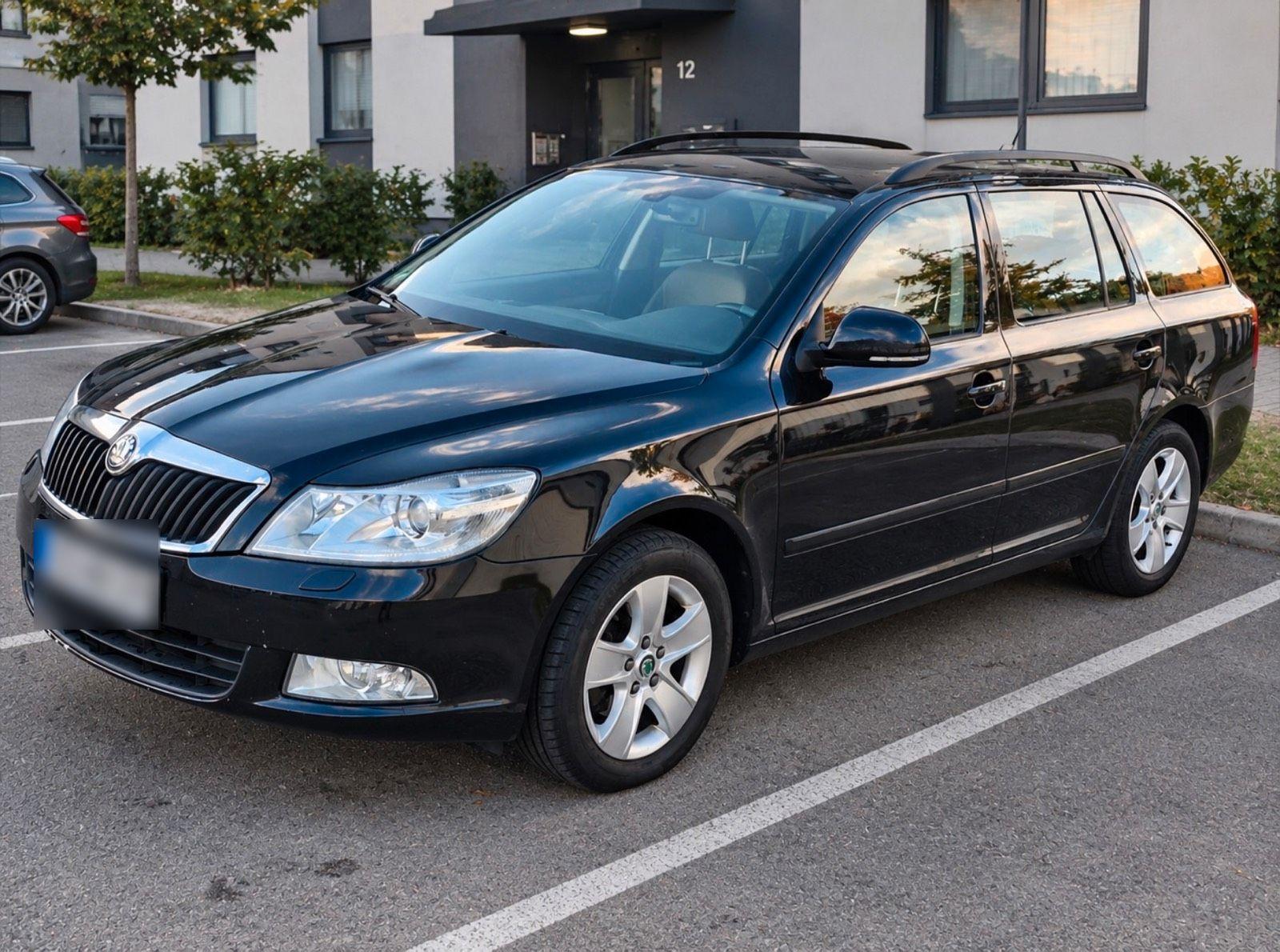 Skoda Octavia 2013 — вигляд ззаду