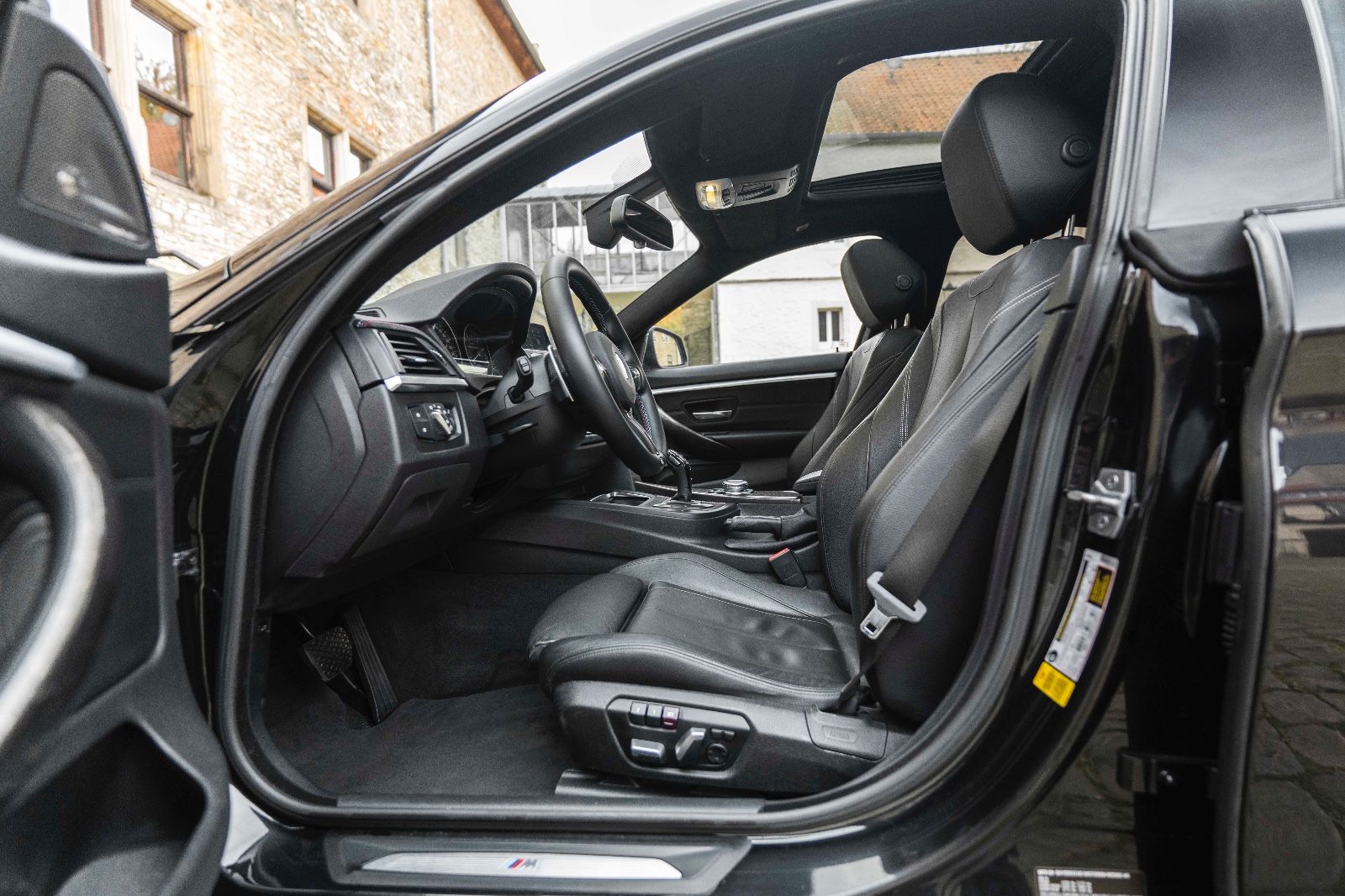 Fahrzeugabbildung BMW 440I M-Performance HUD H&K LED CARPLAY KAM REMUS