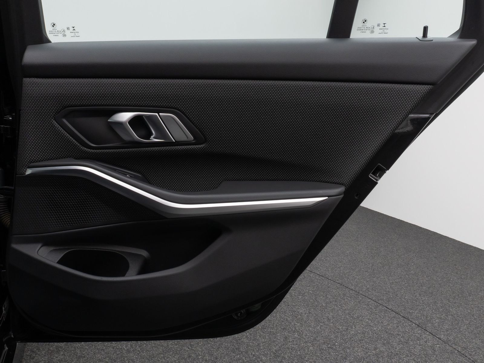 Fahrzeugabbildung BMW 330e Alarm Kamera DAB Stop&Go M Sportleder LED