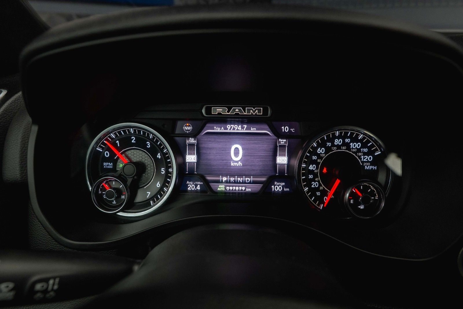 Fahrzeugabbildung Dodge RAM 5.7 V8 HEMI 4x4 OFFROAD BLACK EDITION *19%