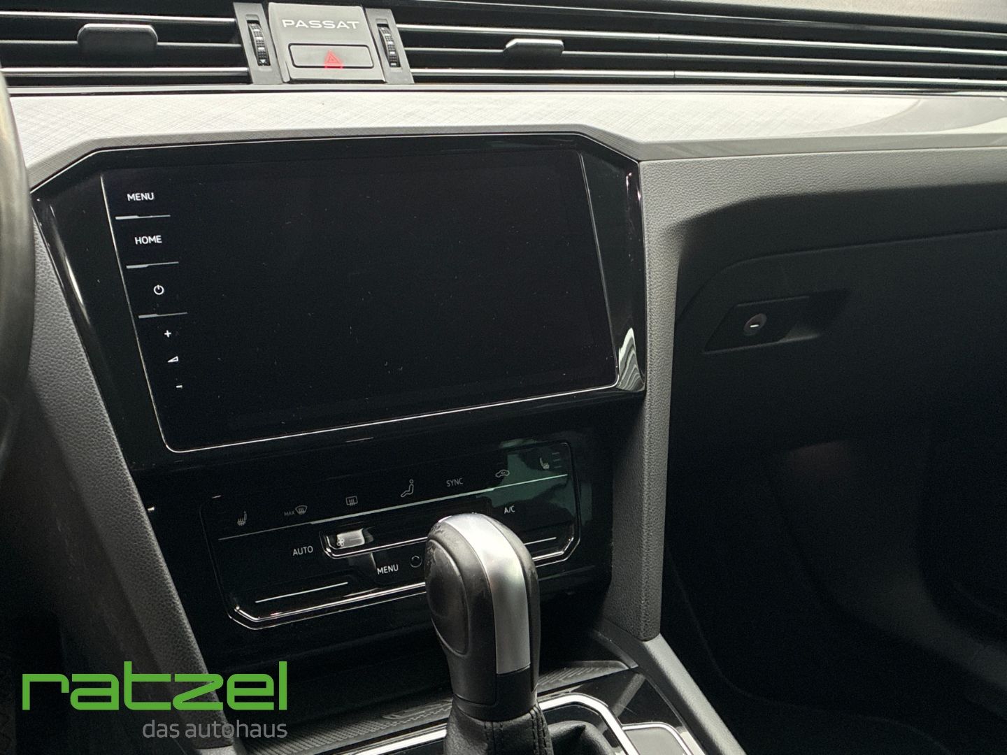 Fahrzeugabbildung Volkswagen Passat Variant 2.0 TDI DSG Business AHK-klappbar