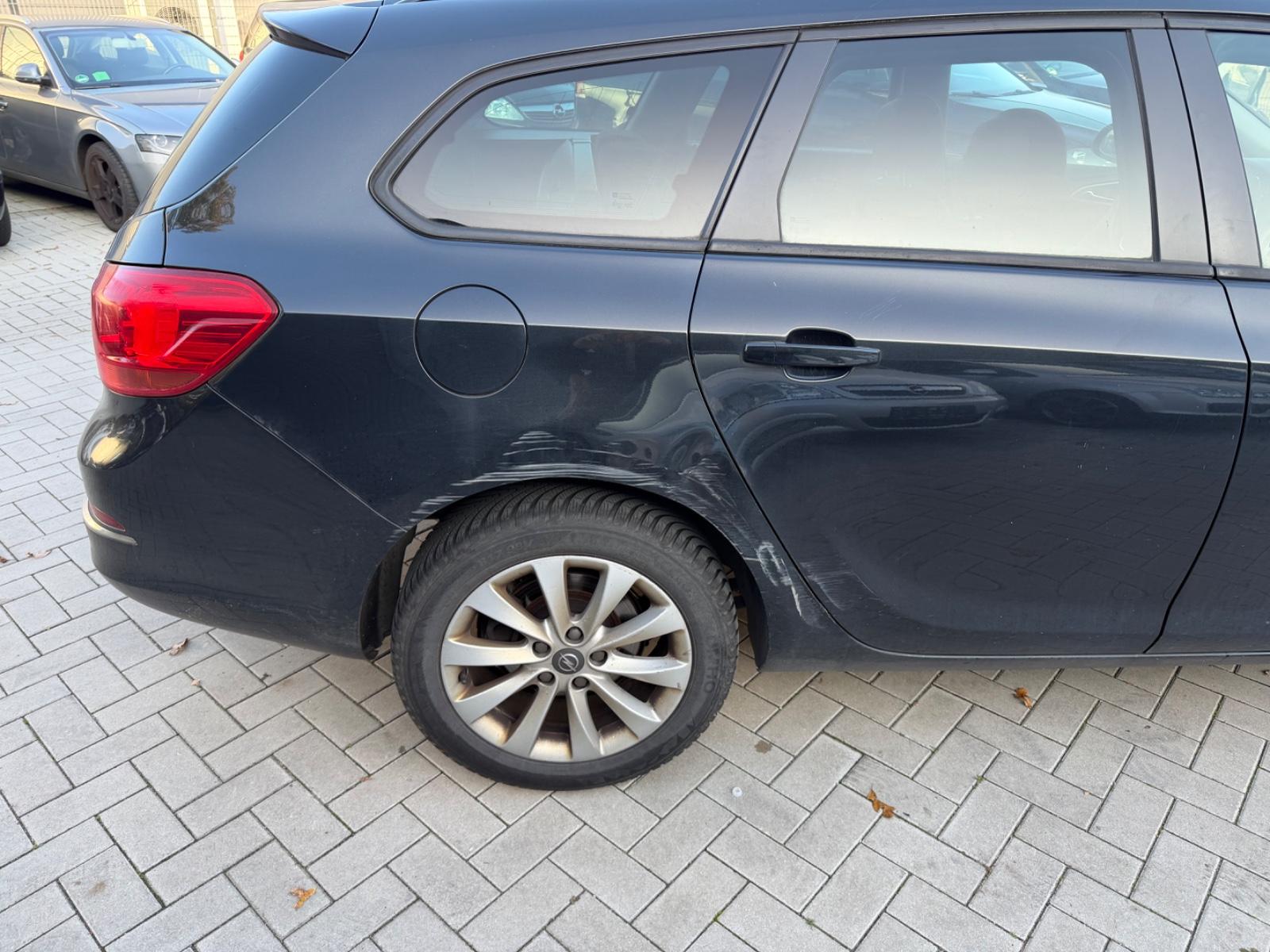 Opel Astra 2013 — photo 5