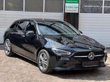 Mercedes-Benz CLA 200d  -Klasse Shooting Brake LED - Mercedes-Benz CLA 200 mit Diesel-Antrieb: Kombi, Automatik