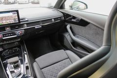 AUDI RS4 Avant quattro/ RS DYNAMIK/ PANO / RS ABGAS AUDI RS4 Avant quattro/ RS DYNAMIK/ PANO / RS ABGAS