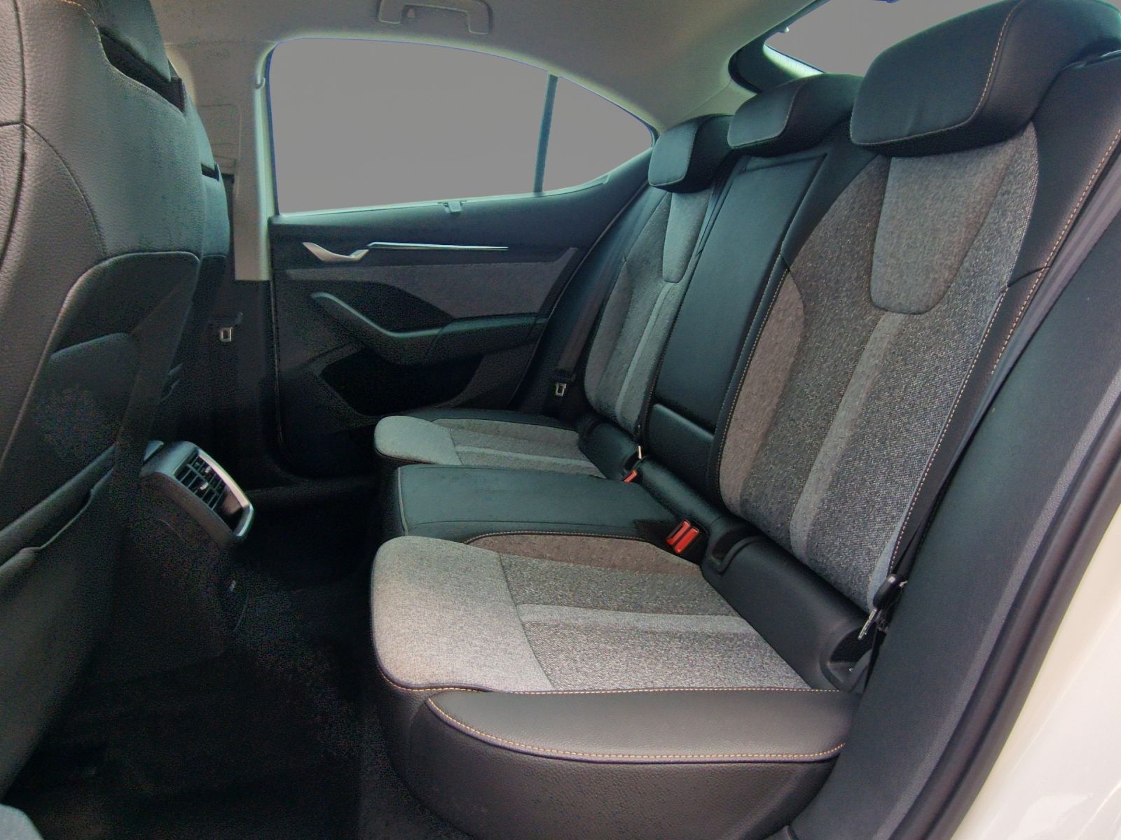 Skoda Octavia - Bild 8