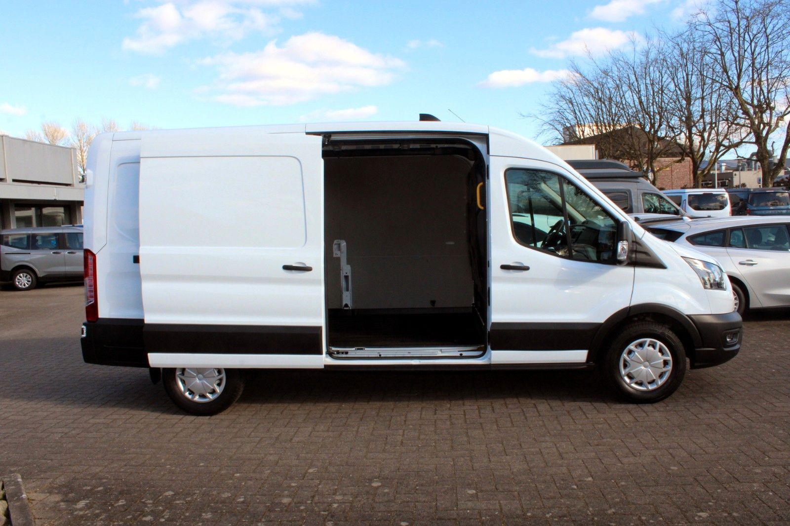 Fahrzeugabbildung Ford Transit L3 H2 Aut. Kasten hoch lang KLIMA
