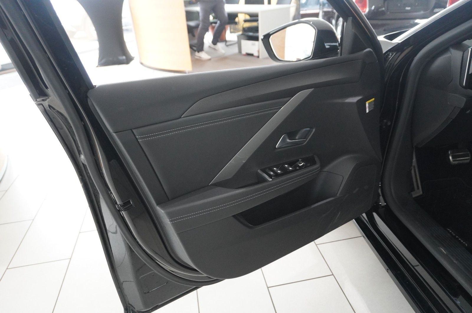 Fahrzeugabbildung Opel Astra L Lim. 1.6 HYBRID GS SPORT NAVI/LED/360°