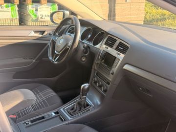 Volkswagen Golf - 11