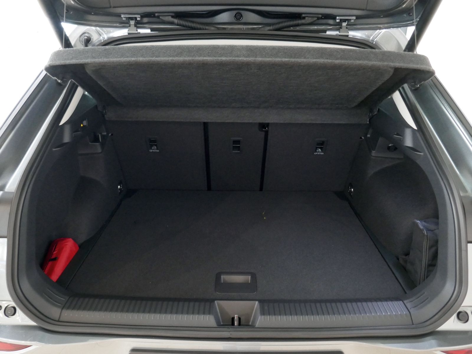 Fahrzeugabbildung Volkswagen T-Roc Style 1.5 eTSI DSG | LED AHK RFK ACC Navi