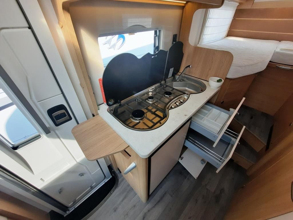Fahrzeug Übersicht 12 Fahrzeugabbildung LMC Cruiser V 646 G Verfüg./AHK/SAT/NAVI